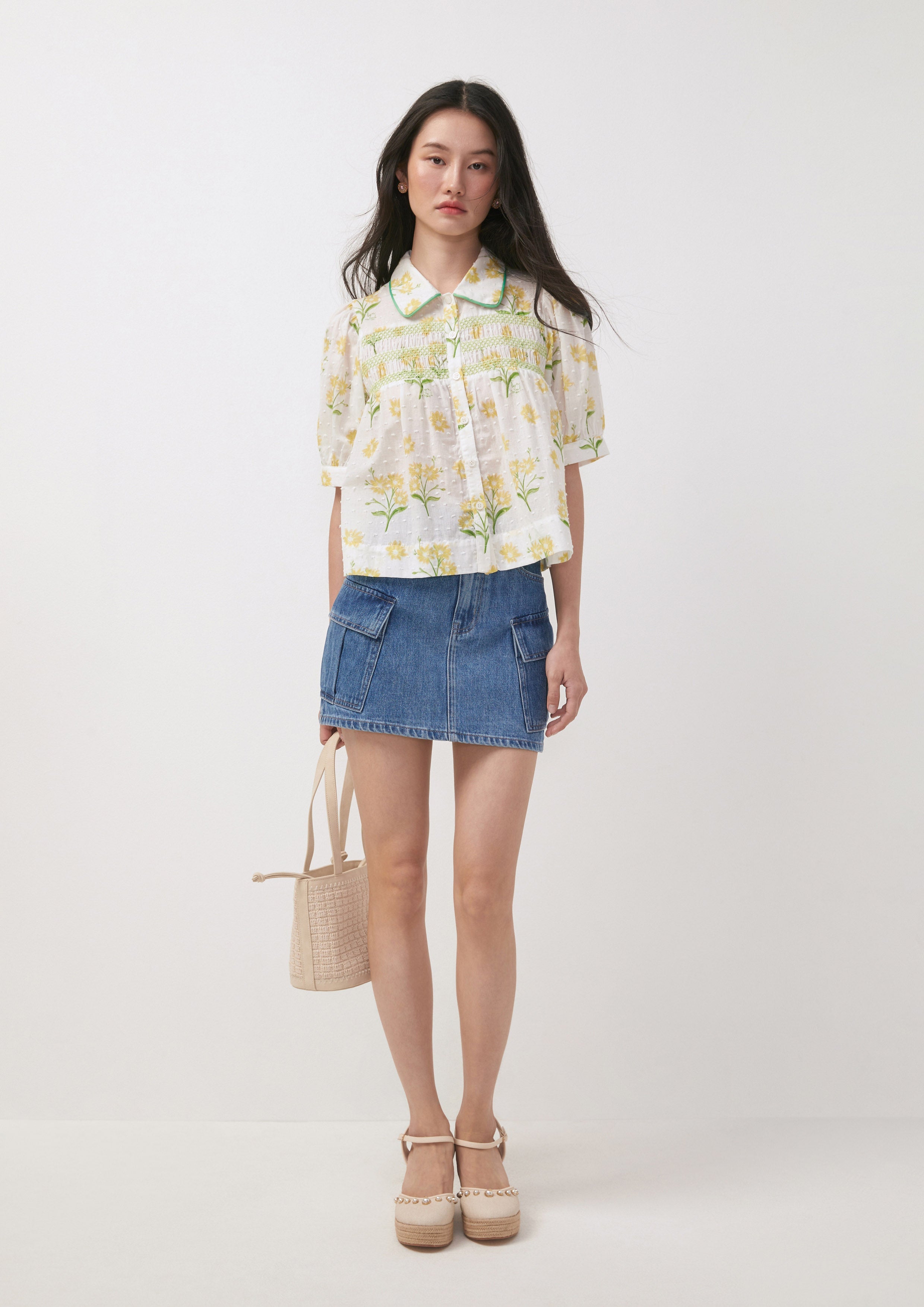 เสื้อเชิ้ต แขนตุ๊กตา แต่งสม็อค ลายดอกไม้ Bloom