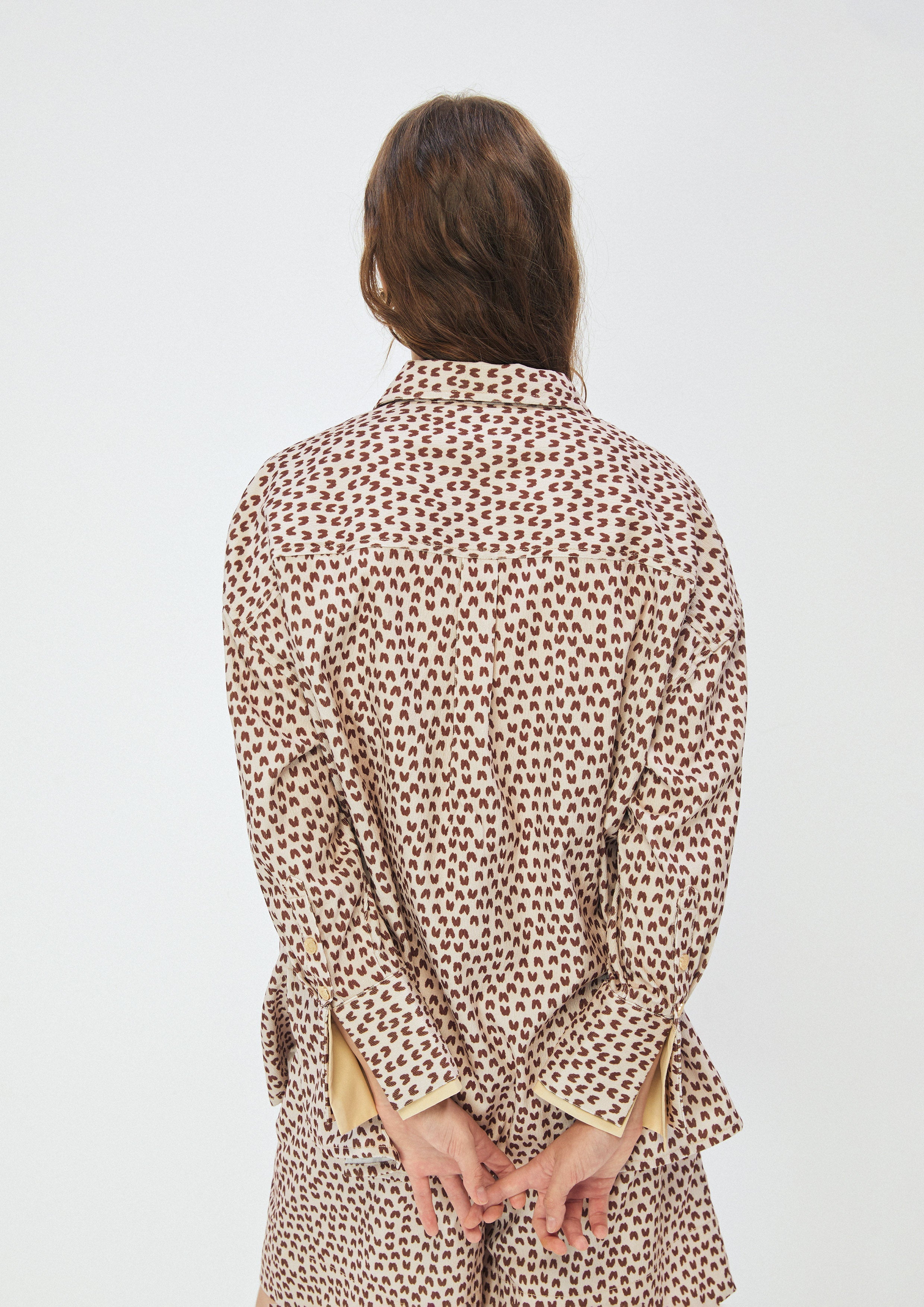 เสื้อเชิ้ตแขนยาวพิมพ์ลาย คอลเลกชัน Comfy Spots