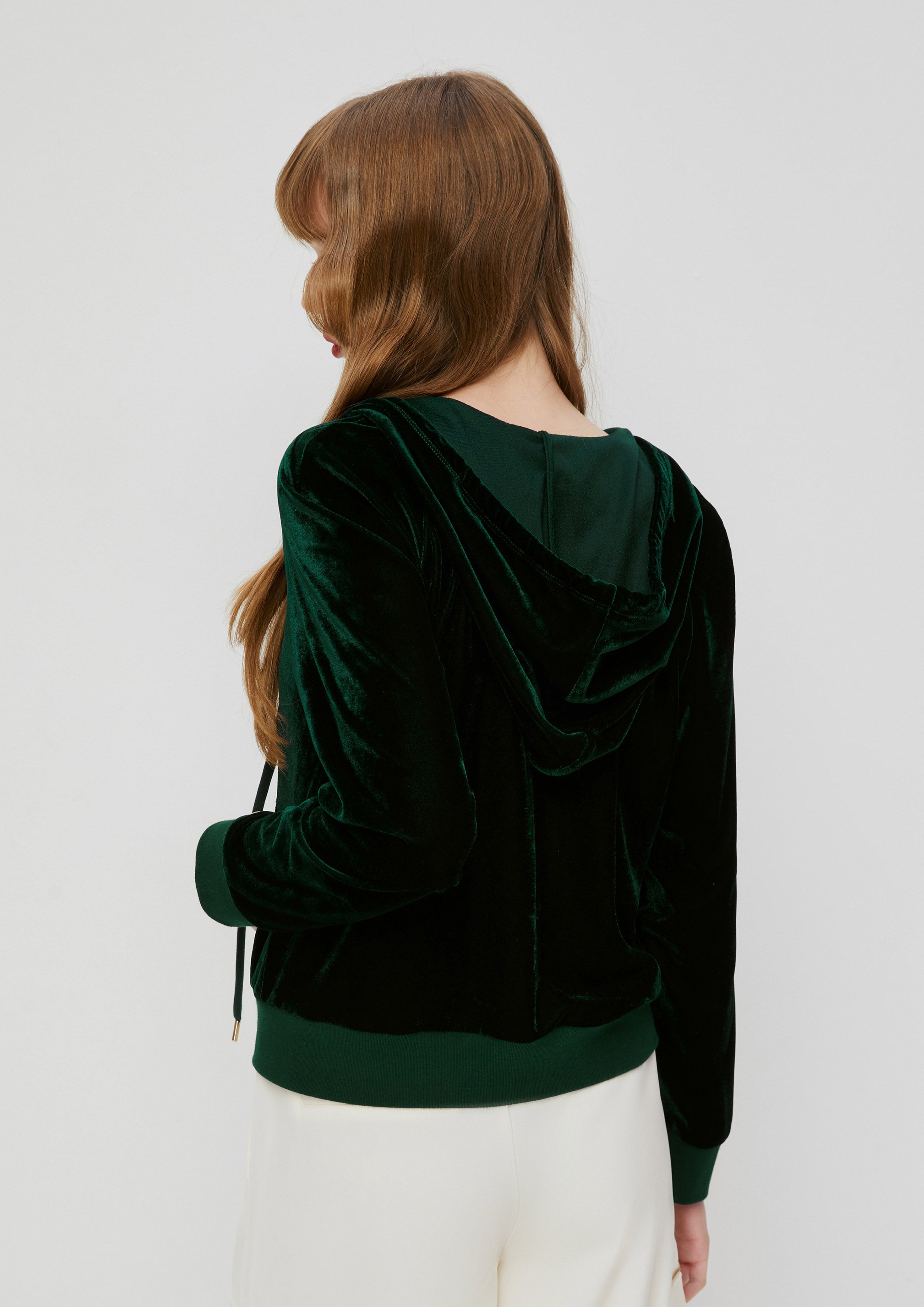 เสื้อกันหนาวแขนยาวผ้ากำมะหยี คอลเลกชัน Comfy Spots
