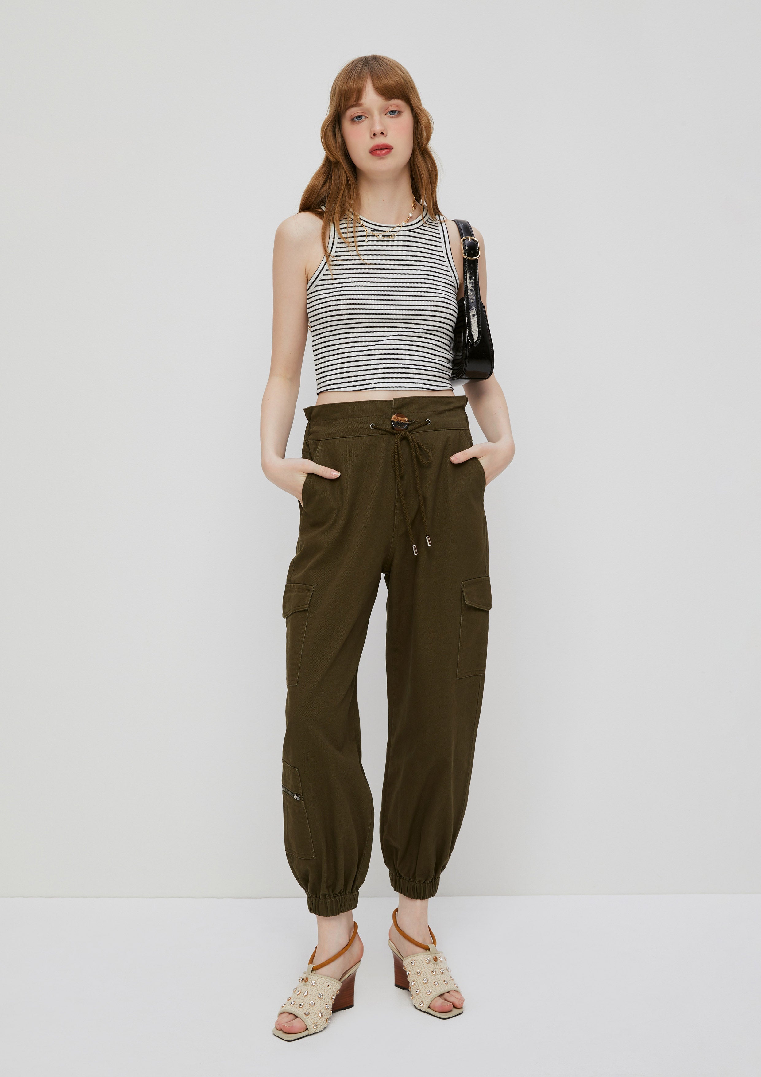 เสื้อครอปลายทาง คอลเลกชัน Comfy Spots