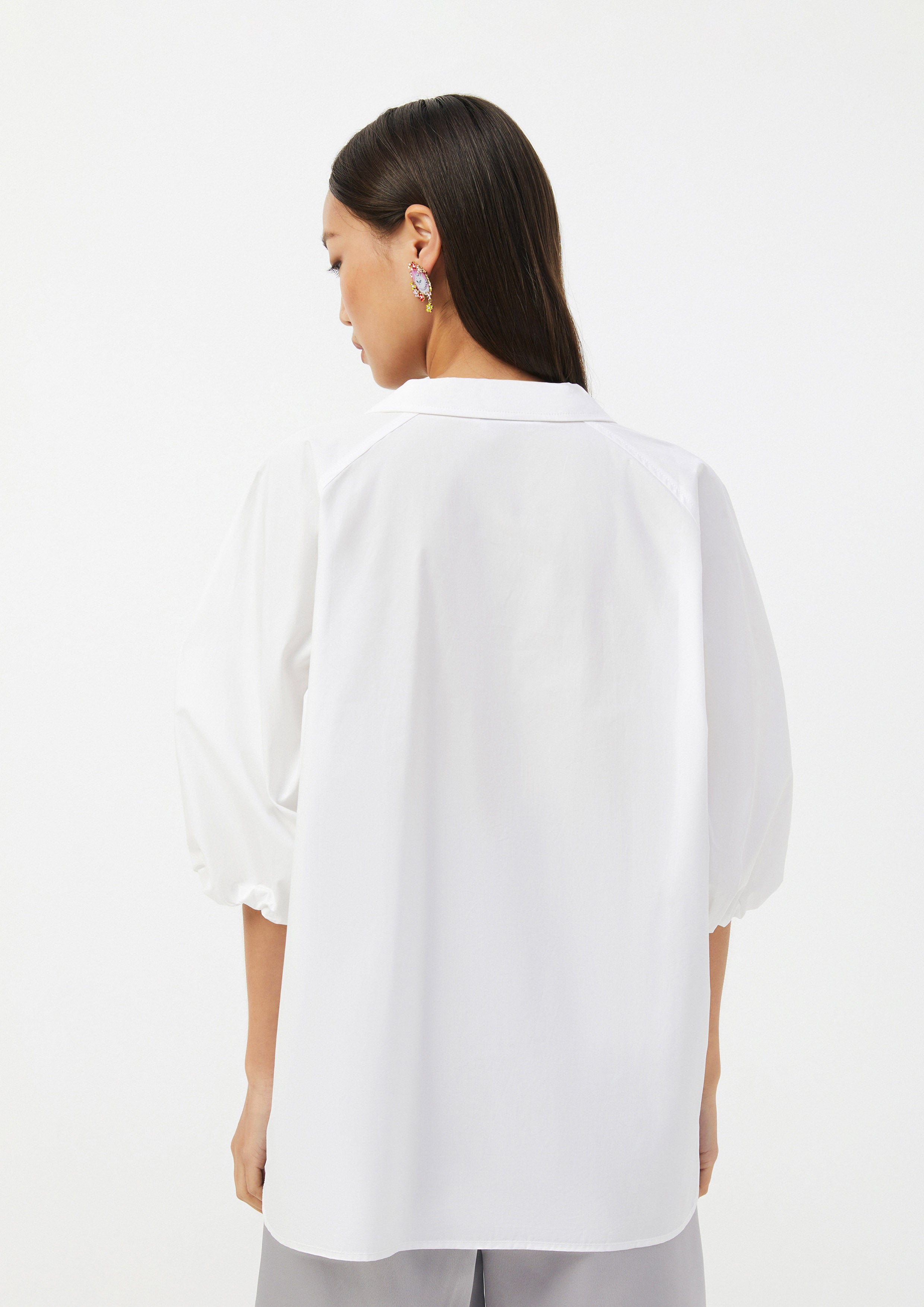 เสื้อเบลาส์ แขนพอง คอวี Ember Mirage