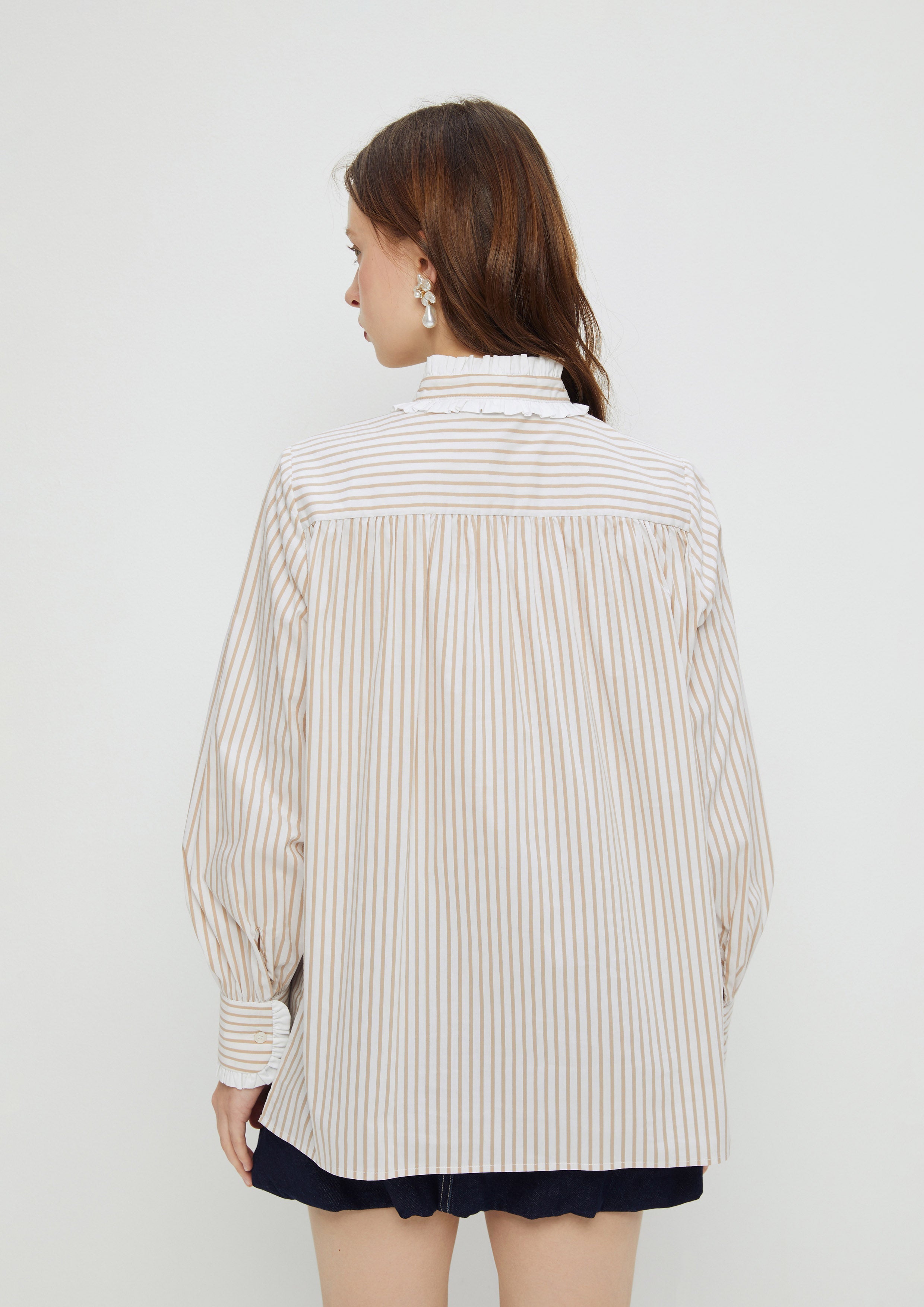 เสื้อแขนยาวลายทางคอเสื้อแต่งระบาย คอลเลกชัน White Horizon