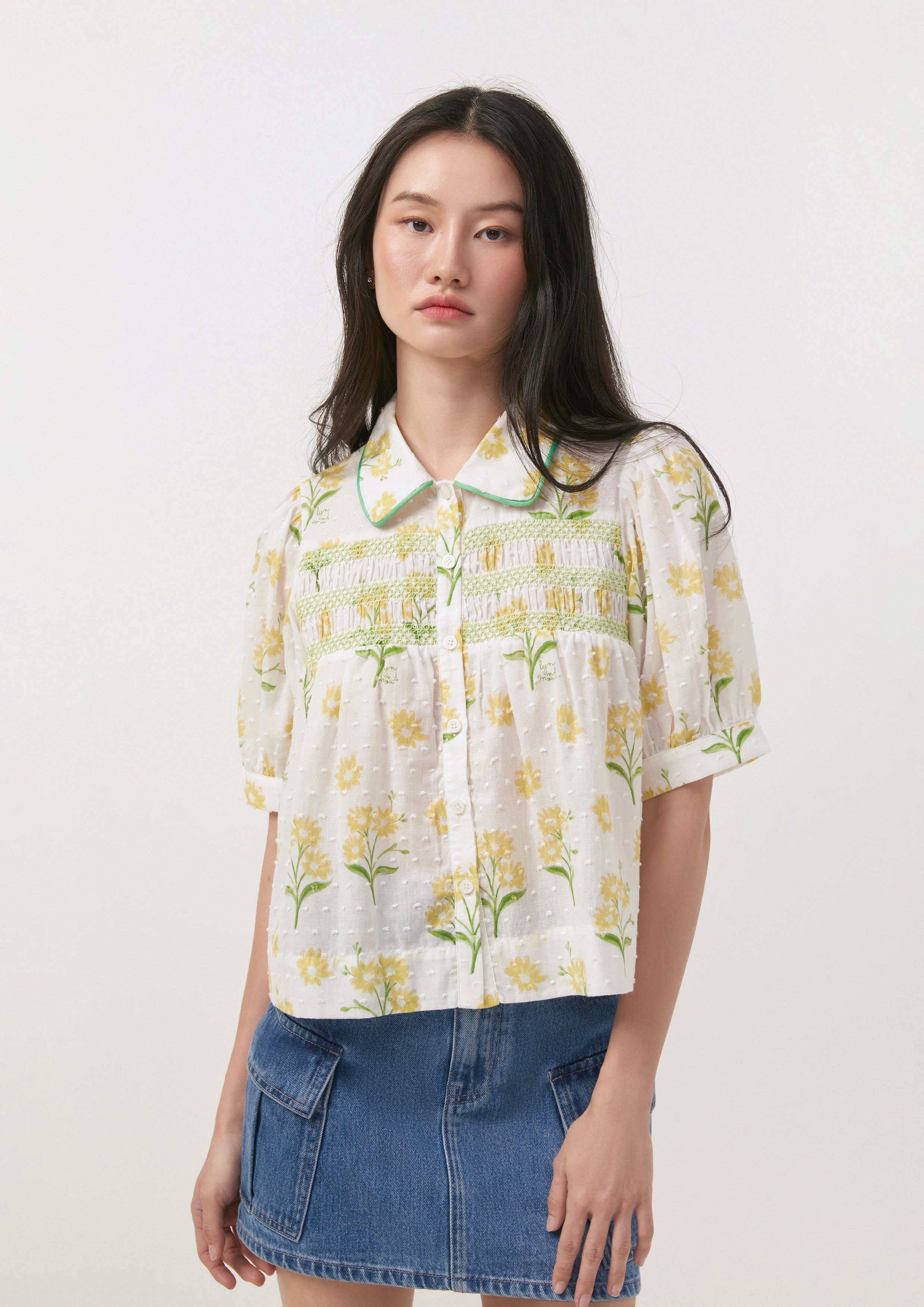 เสื้อเชิ้ต แขนตุ๊กตา แต่งสม็อค ลายดอกไม้ Bloom