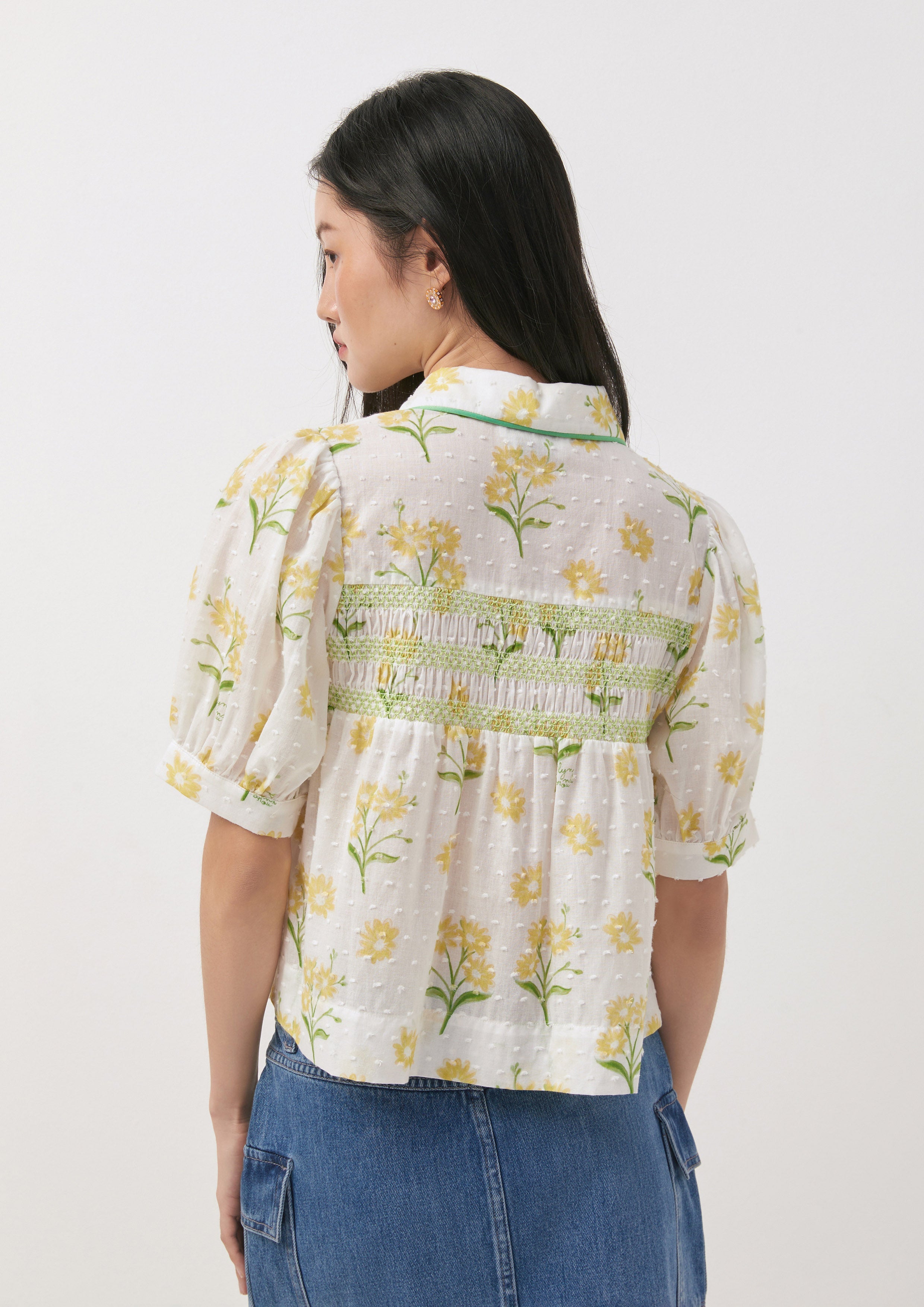 เสื้อเชิ้ต แขนตุ๊กตา แต่งสม็อค ลายดอกไม้ Bloom