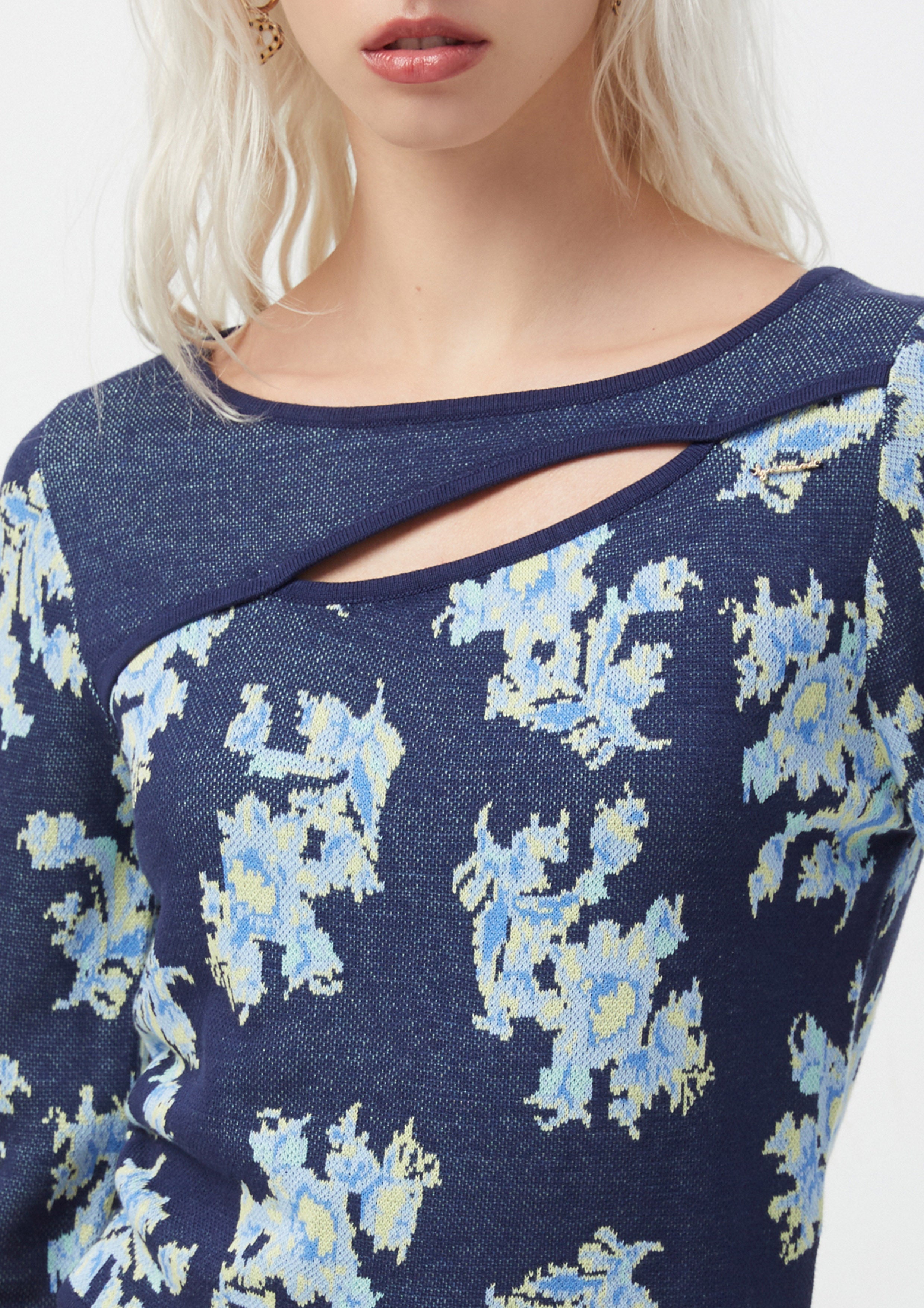 เสื้อ ไหมพรม แต่งคัทเอาท์ ลายดอกไม้ Nomad Spendor
